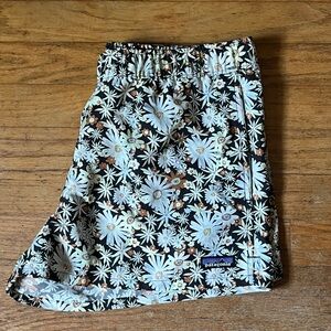 Patagonia floral shorts size medium